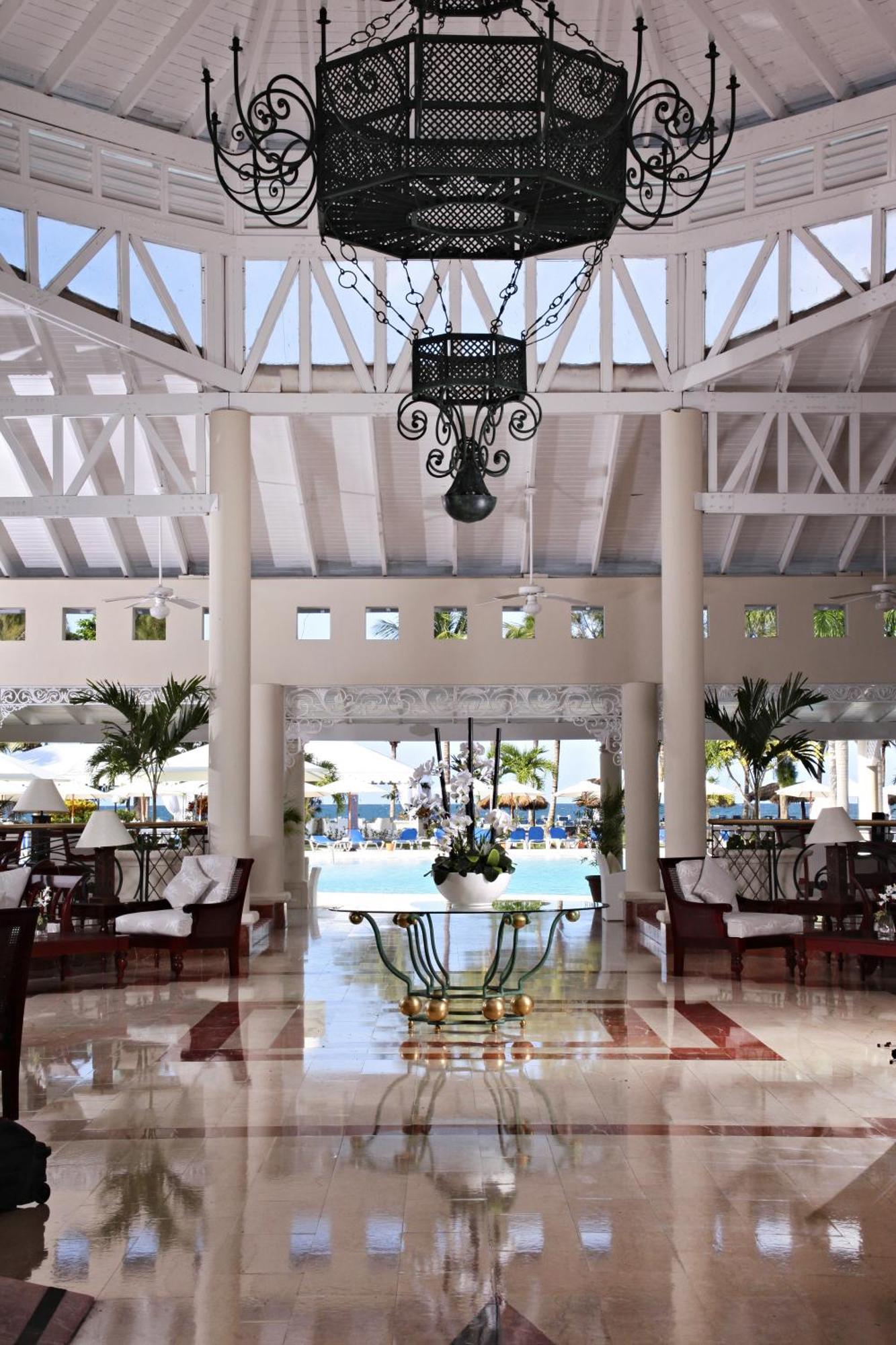 Bahia Principe Grand San Juan Hotel Río San Juan Exterior photo